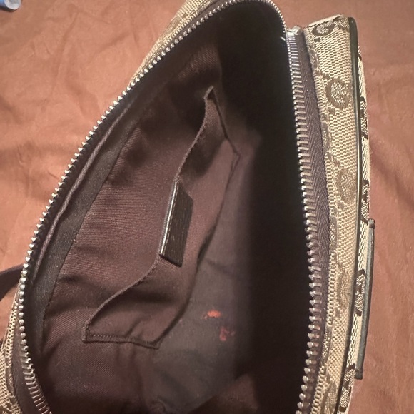 Gucci beige/brown GG
canvas Crossbody Fanny Pack - Picture 7 of 9